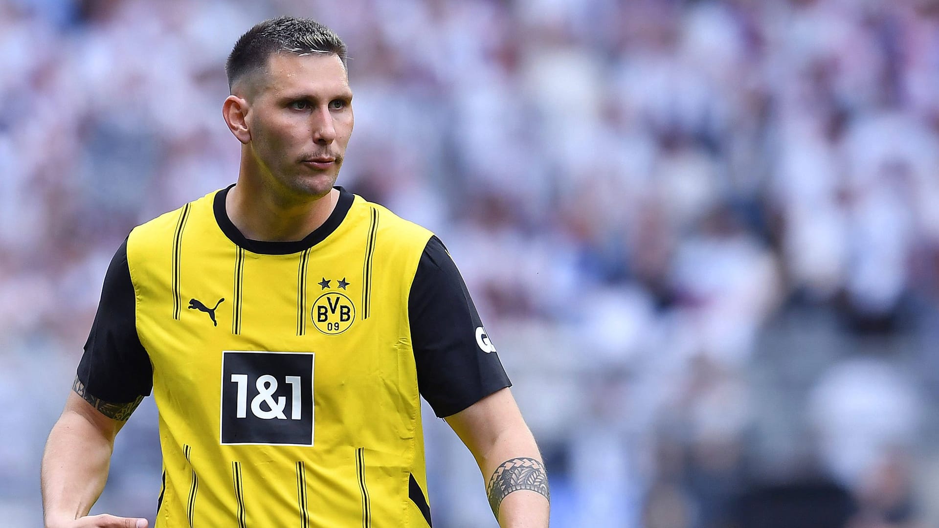 Niklas Süle: Er hat noch bis 2026 einen Vertrag beim BVB. Niklas Süle: Er hat noch bis 2026 einen Vertrag beim BVB.