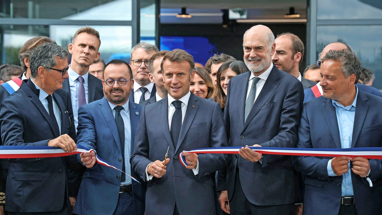 Brückenbauer für die Wirtschaft: Der französische Emmanuel Macron hat mit seinem Kurs zur Industrieansiedlung viel Erfolg.
