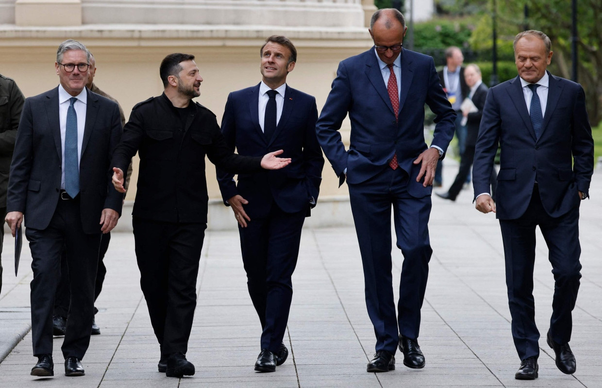Fünferbande nicht nur am Telefon: Keir Starmer, Wolodymyr Selenskyj, Emmanuel Macron, Friedrich Merz und Donald Tusk am Samstag in Kiew