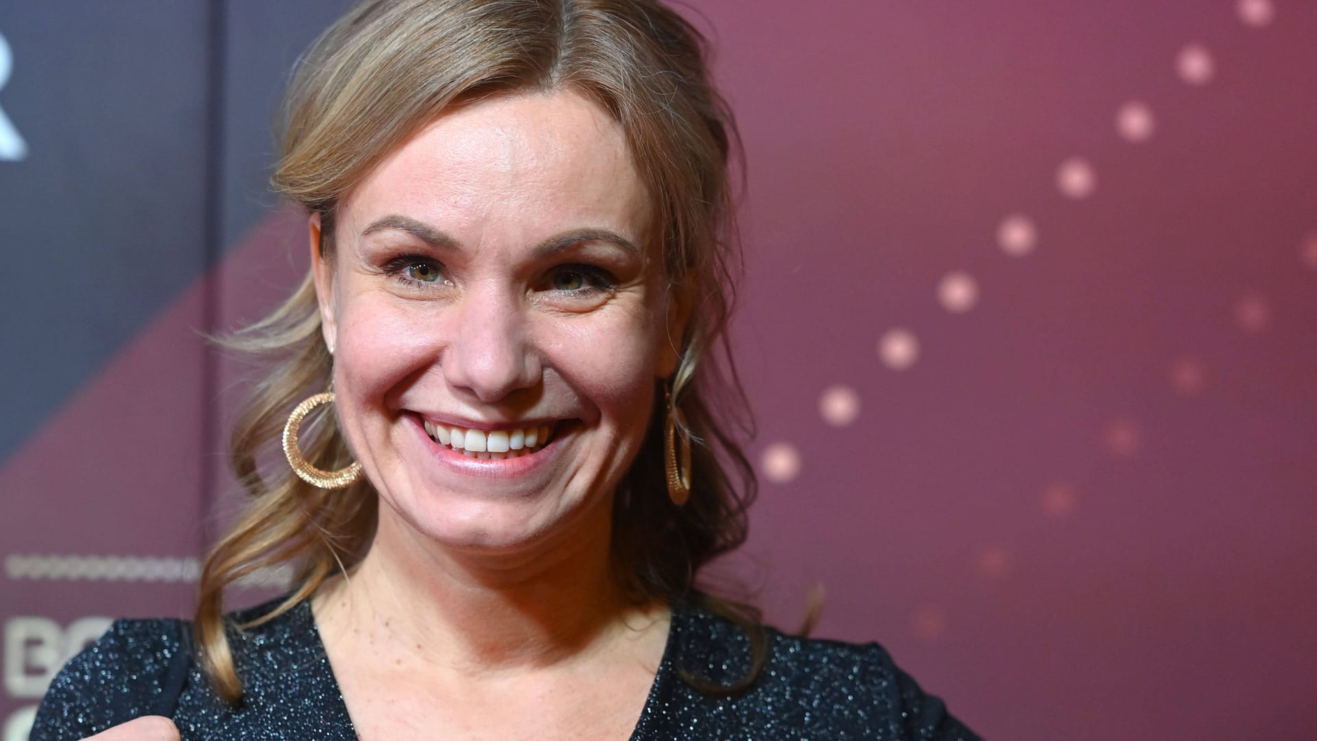Isabell Stern: Sie spielt die Sommelière Katja Neubach in "Sturm der Liebe". Isabell Stern: Sie spielt die Sommelière Katja Neubach in "Sturm der Liebe".