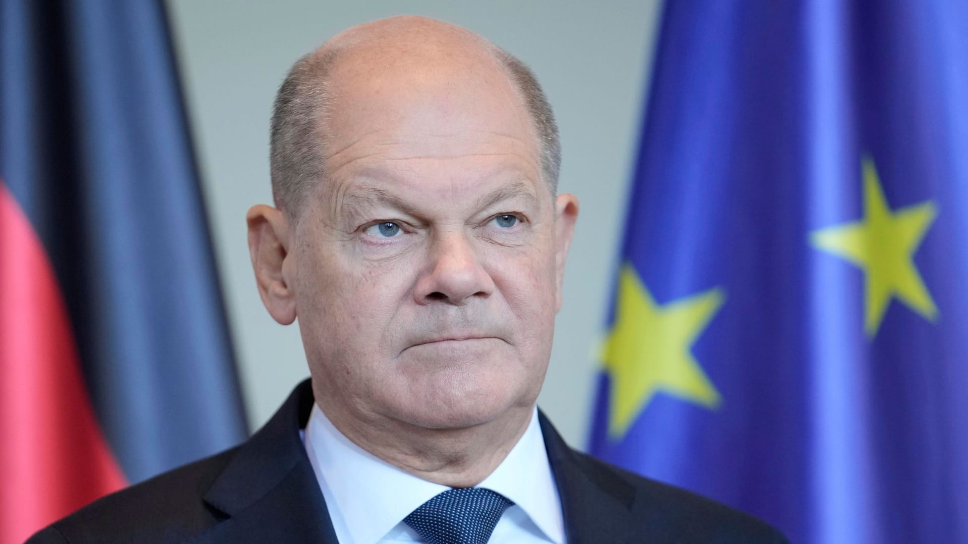 Olaf Scholz: Der Bundeskanzler wird beim Großen Zapfenstreich aus seinem Amt verabschiedet. Olaf Scholz: Der Bundeskanzler wird beim Großen Zapfenstreich aus seinem Amt verabschiedet.