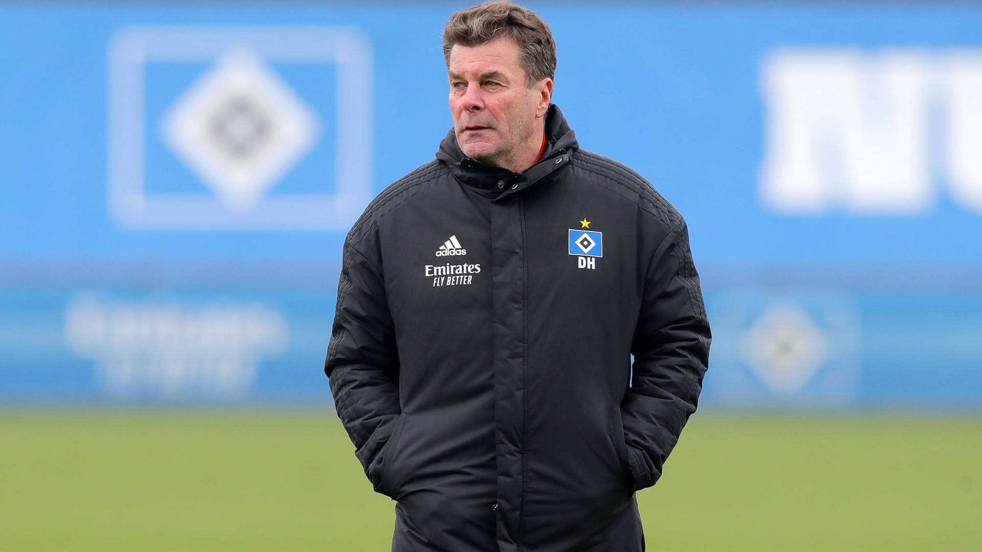 Ex-HSV-Trainer Dieter Hecking (Archivbild): Der 60-Jährige war 2019/20 in Hamburg tätig und trainiert aktuell den VfL Bochum. Ex-HSV-Trainer Dieter Hecking (Archivbild): Der 60-Jährige war 2019/20 in Hamburg tätig und trainiert aktuell den VfL Bochum.