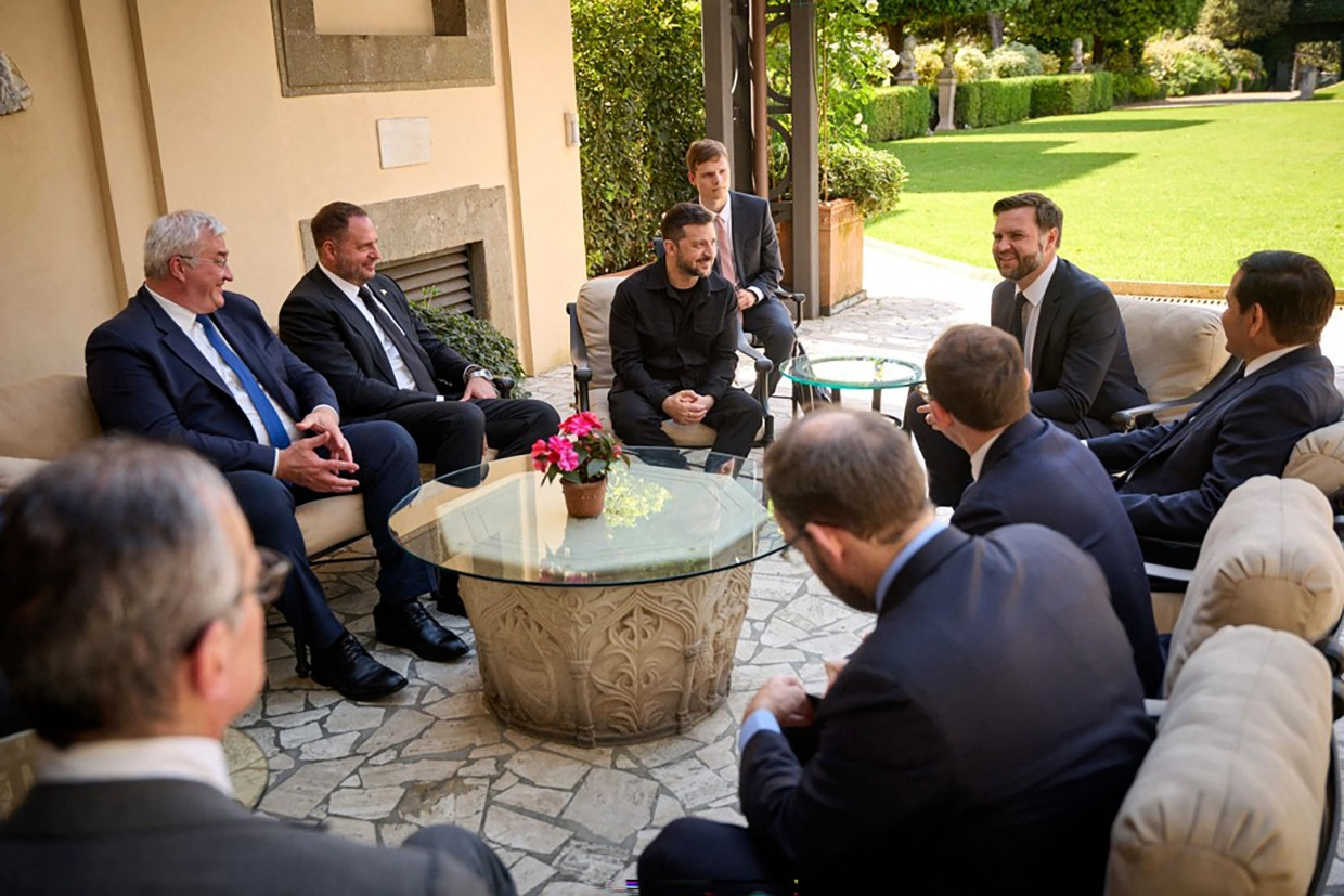Selenskyj mit Vance und Rubio in Rom