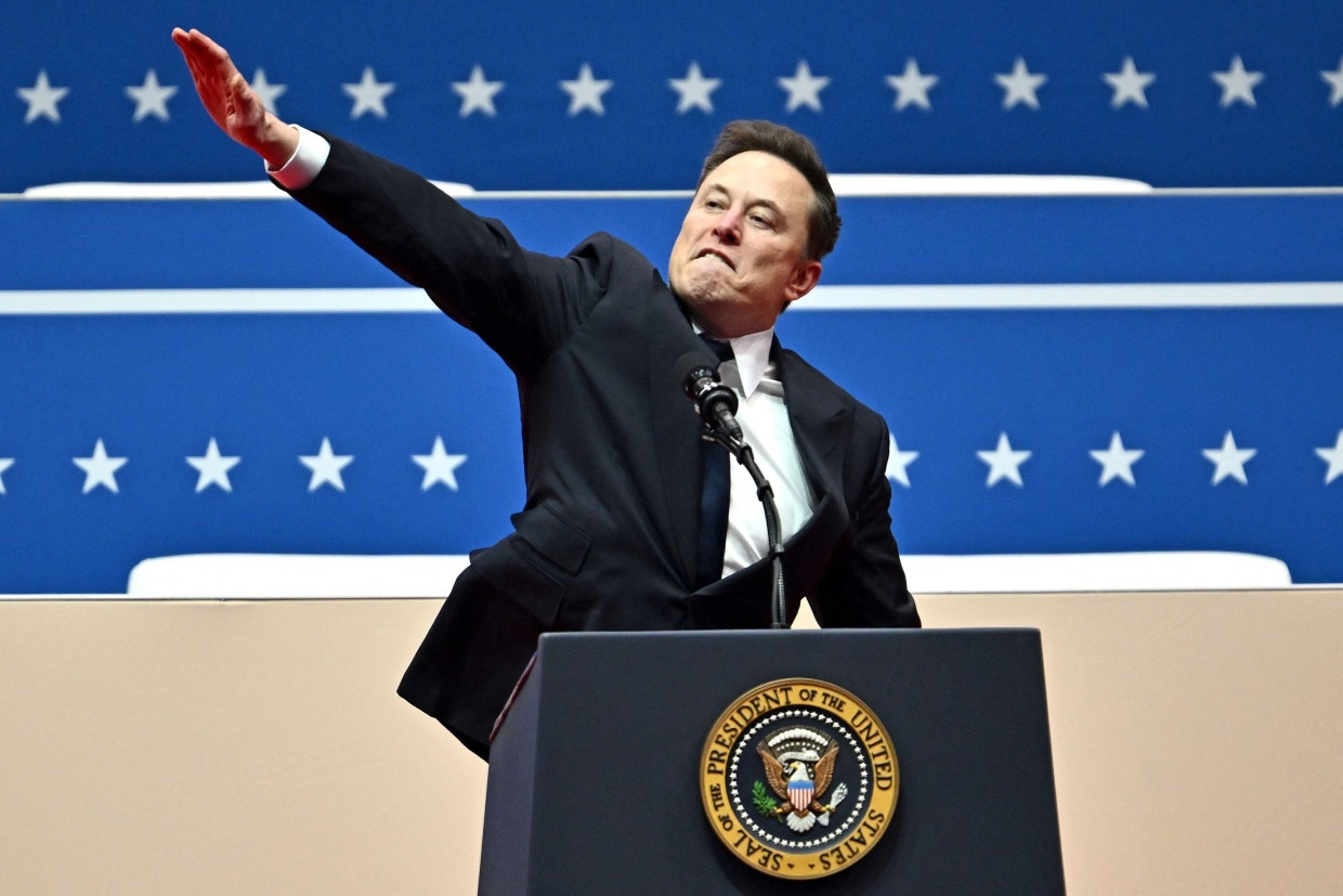 Elon Musk im Februar in der Capitol One Arena in Washington