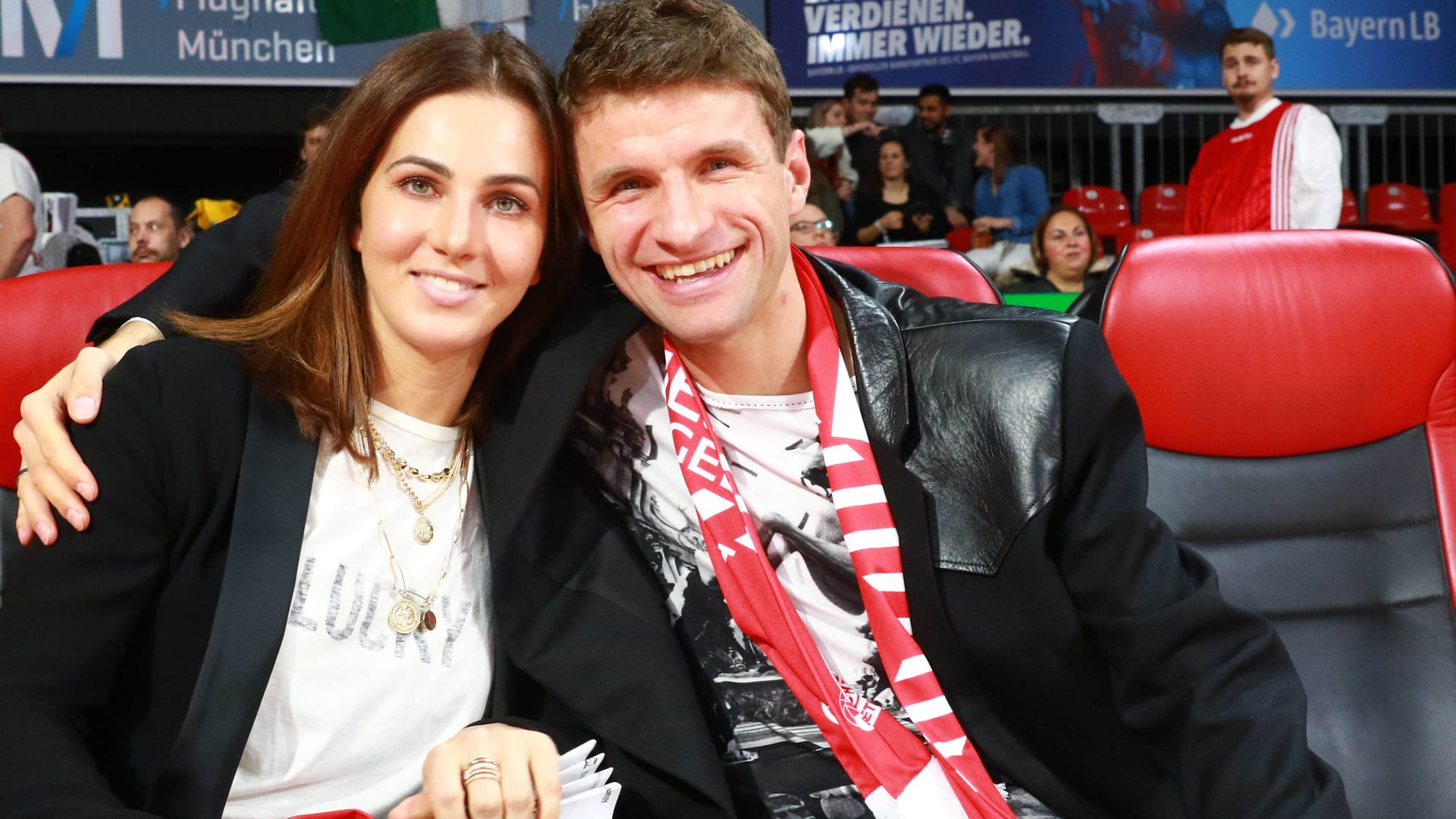 Lisa und Thomas Müller: Die beiden sind seit 2009 verheiratet. Lisa und Thomas Müller: Die beiden sind seit 2009 verheiratet.