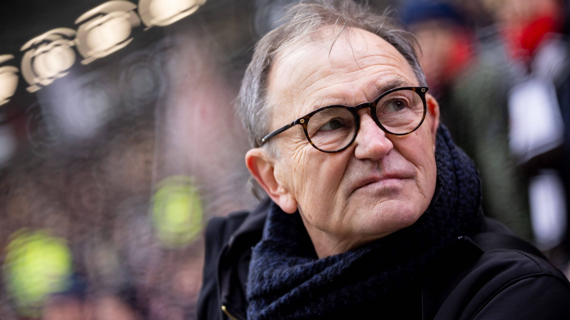 Der frühere Trainer Ewald Lienen (Archivfoto): Am Montag reagierte er auf den HSV-Aufstieg in die Bundesliga. Der frühere Trainer Ewald Lienen (Archivfoto): Am Montag reagierte er auf den HSV-Aufstieg in die Bundesliga.