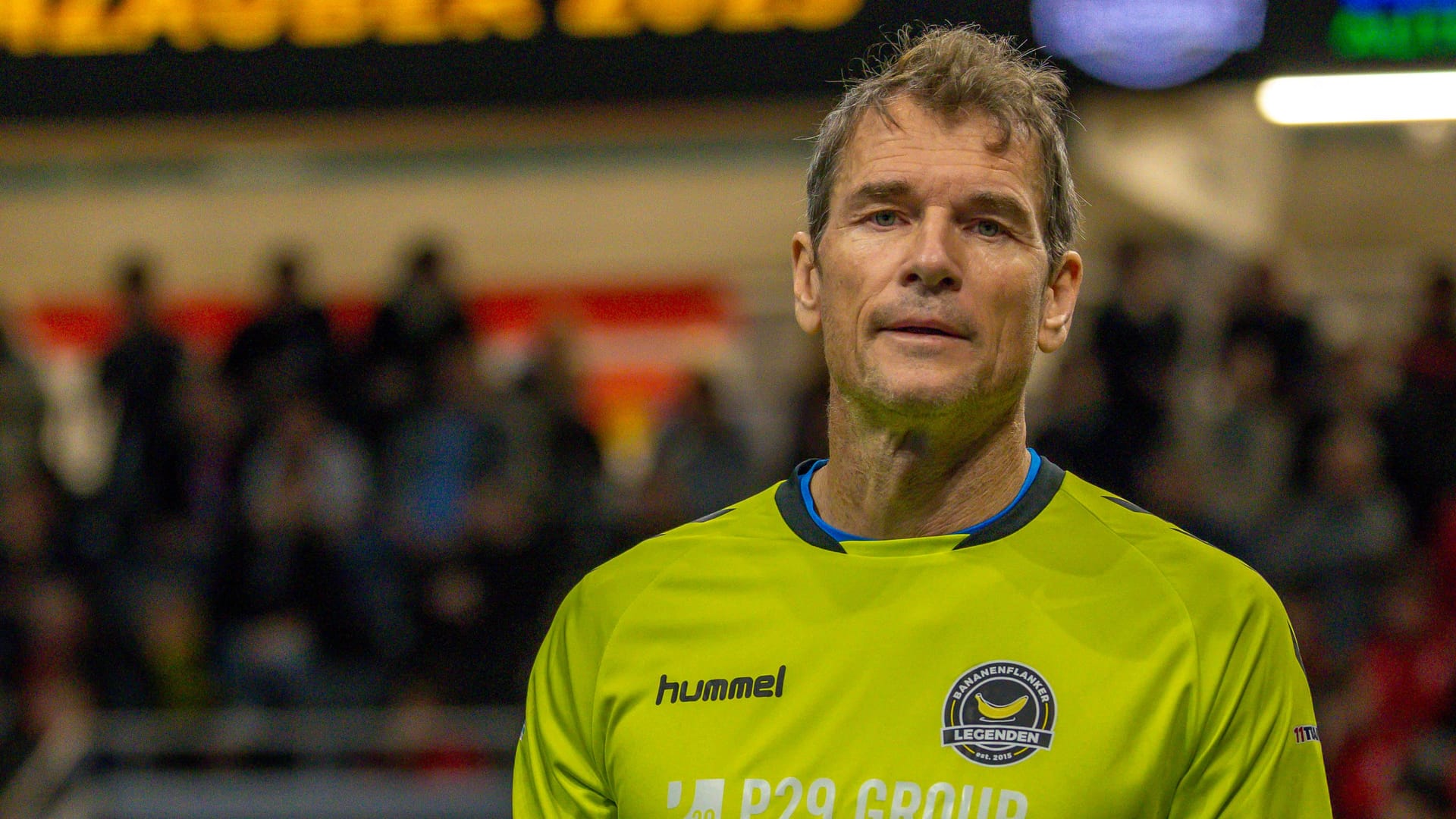 Jens Lehmann fassungslos: Sein erneuter Ausflug auf den Fußballplatz dauerte nicht lange. Jens Lehmann fassungslos: Sein erneuter Ausflug auf den Fußballplatz dauerte nicht lange.