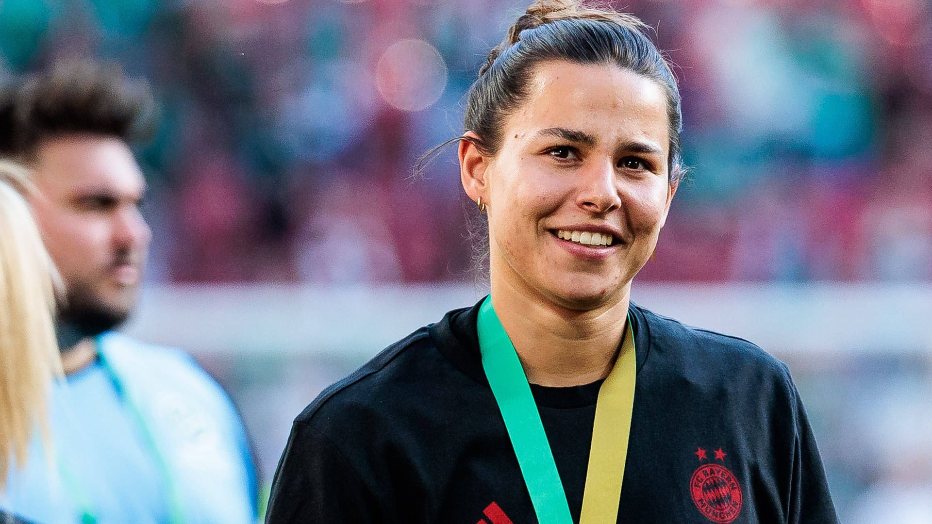 Lena Oberdorf: Sie zog sich im vergangenen Sommer einen Kreuzbandriss zu. Lena Oberdorf: Sie zog sich im vergangenen Sommer einen Kreuzbandriss zu.