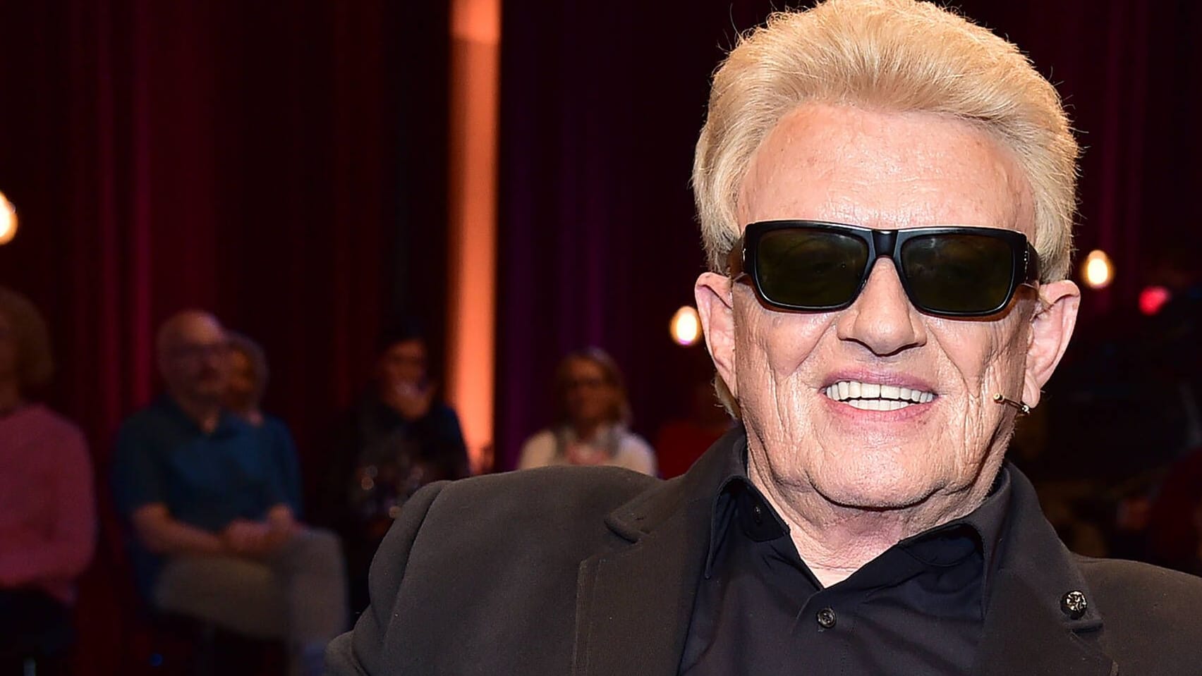 Heino: Den Sänger sieht man kaum ohne seine Sonnenbrille. Heino: Den Sänger sieht man kaum ohne seine Sonnenbrille.