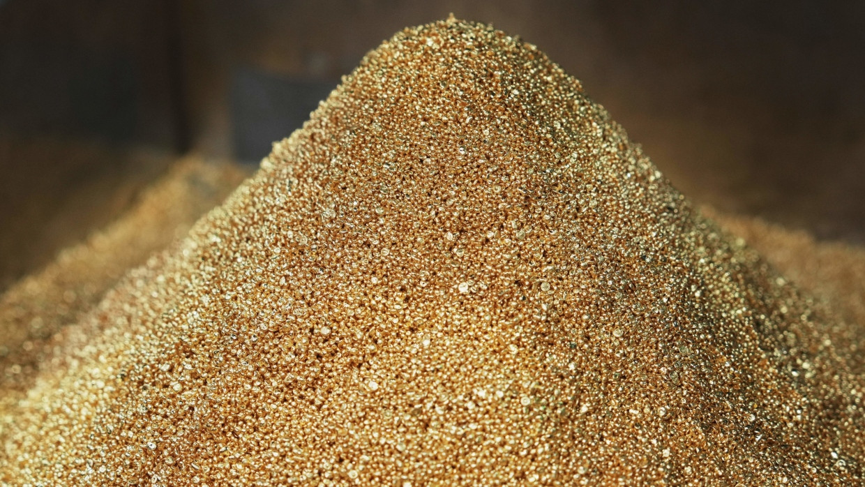Solch große Mengen an Gold lassen sich nur in der Natur auffinden. Entstanden ist das
Edelmetall wie alle Elemente im All, bei Sternexplosionen oder bei Materieausbrüchen von magnetischen Neutronensternen, wie man seit kurzem weiß.