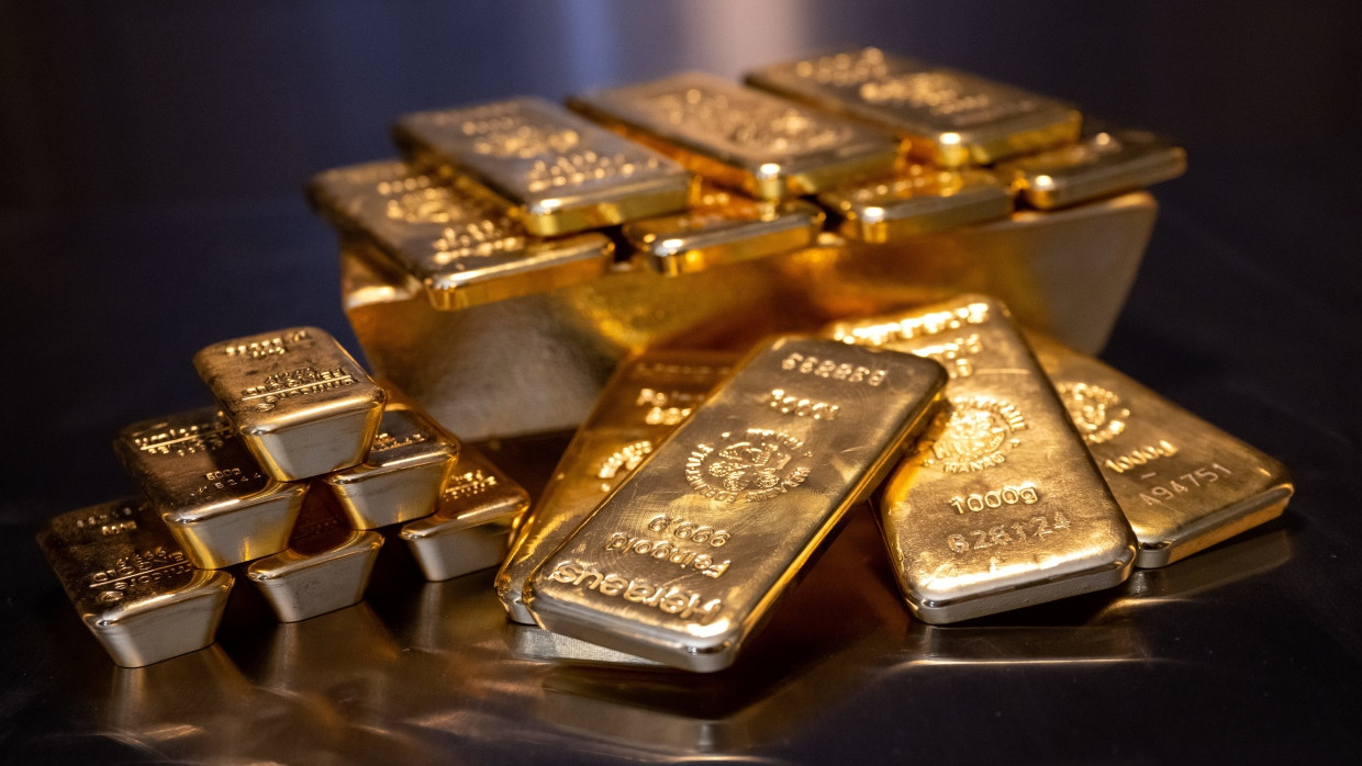Das Ziel der Alchemisten, Blei in Gold zu verwandeln, schaffen nur Teilchenphysiker. Doch
die Ausbeute ist viel zu mager, um daraus Goldbarren zu machen.