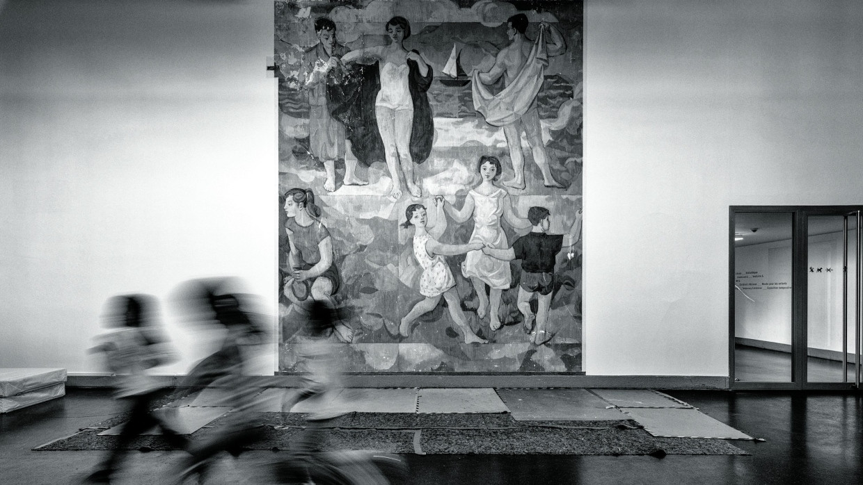Wurde am 7. April 2025 feierlich enthüllt: Richters teilfreigelegter Fries „Lebensfreude“ im Hygienemuseum Dresden mit Spuren von Manet, Matisse, Léger und Picasso