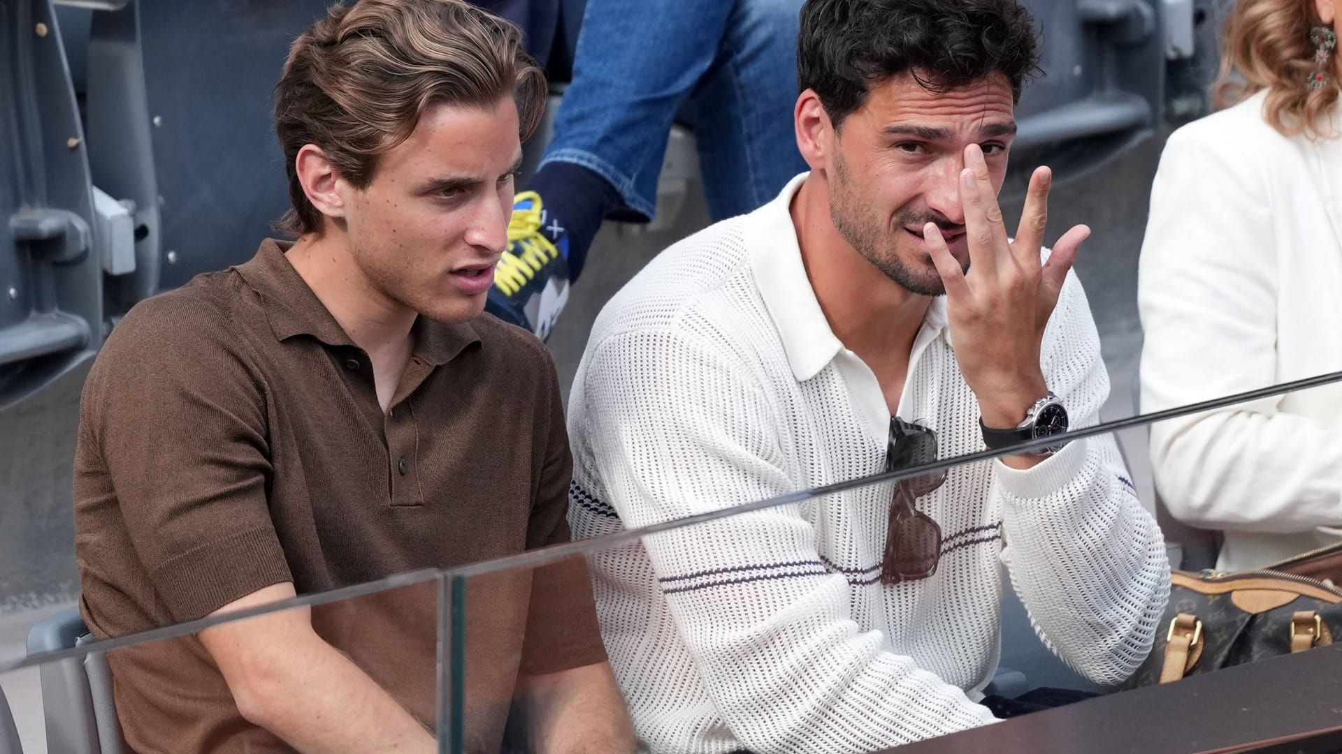 Edoardo Bove (l.) und Mats Hummels beim Match zwischen Carlos Alcaraz und dem Briten Jack Draper. Edoardo Bove (l.) und Mats Hummels beim Match zwischen Carlos Alcaraz und dem Briten Jack Draper.