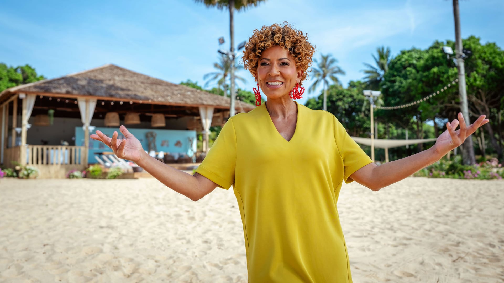 Arabella Kiesbauer am "Traumstrand": Die Dreharbeiten für "Kampf der Realitystars" finden in Thailand statt. Arabella Kiesbauer am "Traumstrand": Die Dreharbeiten für "Kampf der Realitystars" finden in Thailand statt.