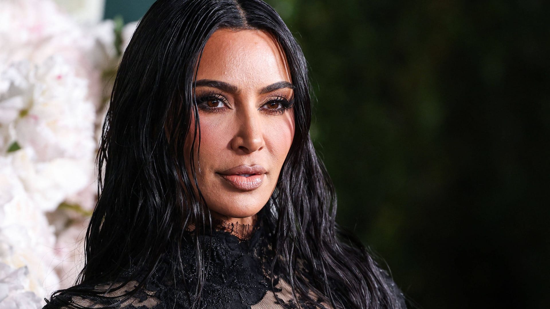 Kim Kardashian: Die Reality-TV-Bekanntheit berichtet von einem schmerzhaften Vorfall. Kim Kardashian: Die Reality-TV-Bekanntheit berichtet von einem schmerzhaften Vorfall.