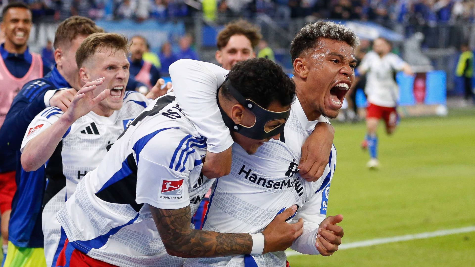 Ransford-Yeboah Königsdörffer (r.) jubelt mit Davie Selke: Sie spielen künftig in der Bundesliga. Ransford-Yeboah Königsdörffer (r.) jubelt mit Davie Selke: Sie spielen künftig in der Bundesliga.