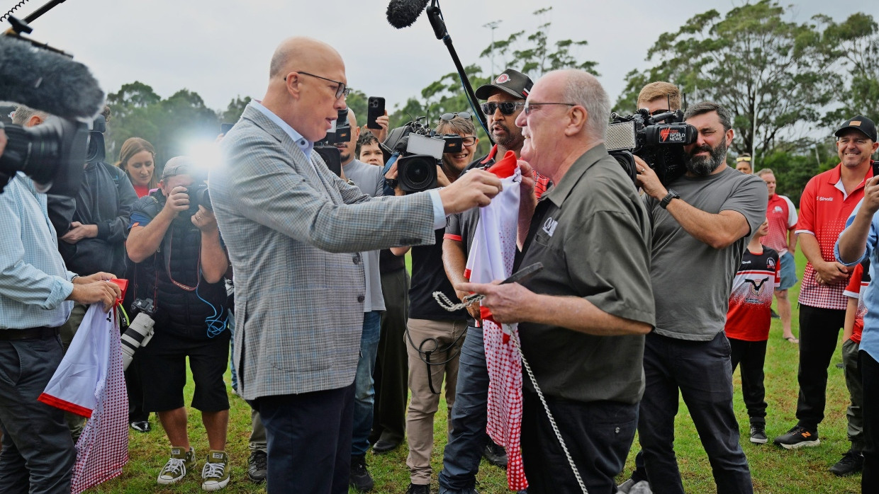 In der Defensive: Oppositionsführer Peter Dutton macht am Dienstag Wahlkampf in Nowra.