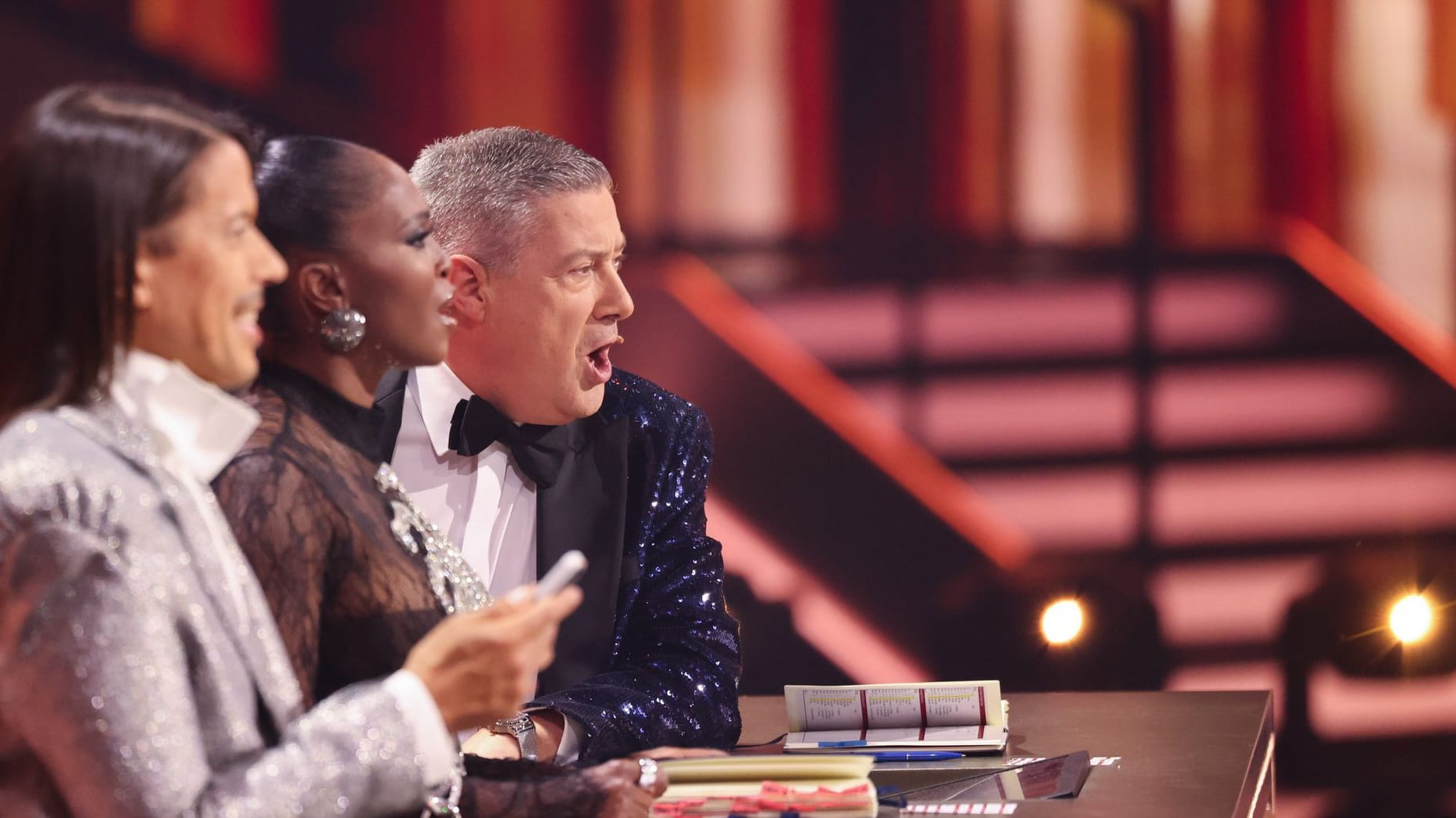 Die "Let's Dance"-Jury: Jorge González, Motsi Mabuse und Joachim Llambi. Die "Let's Dance"-Jury: Jorge González, Motsi Mabuse und Joachim Llambi.