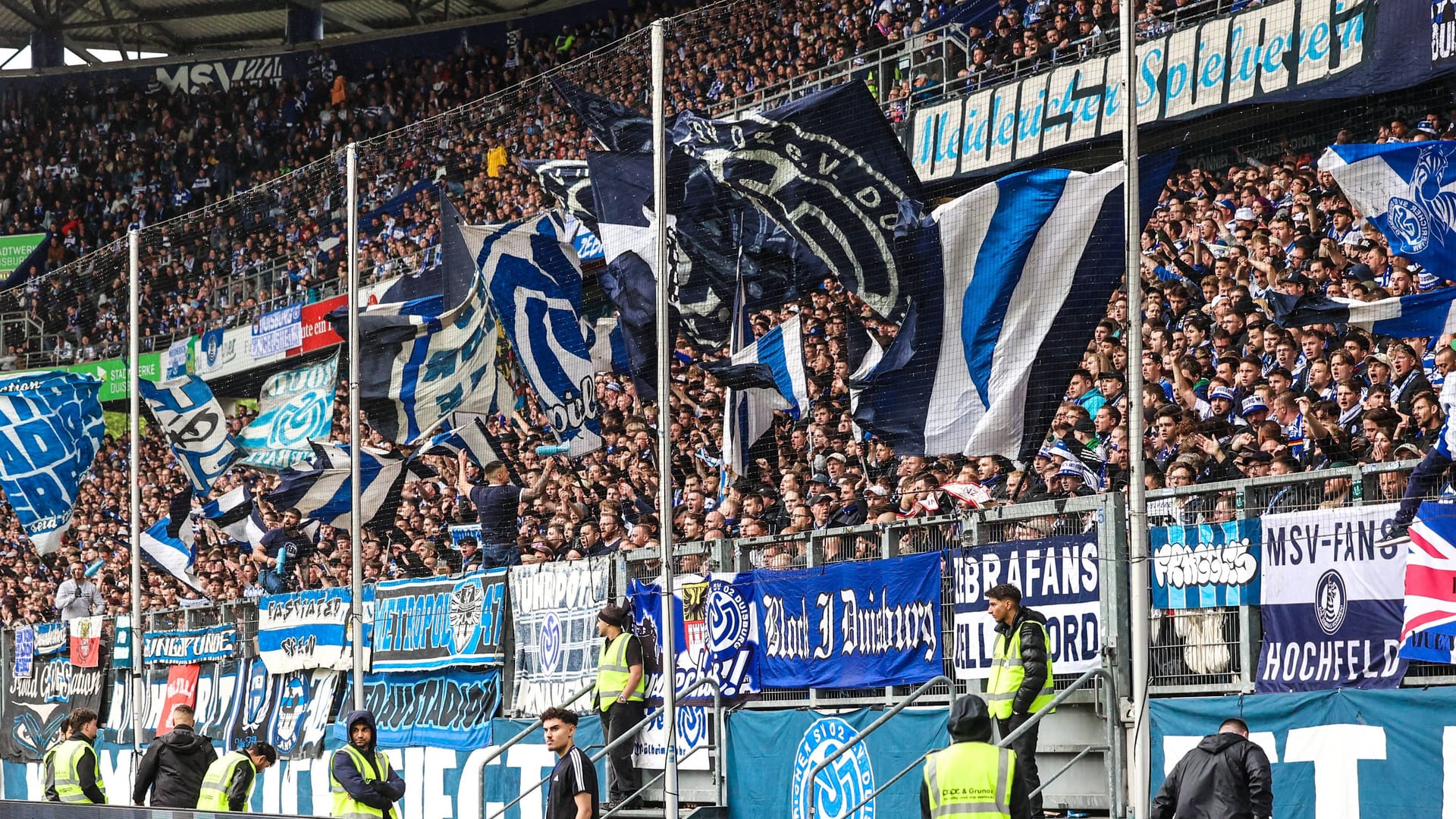 Die aktive Fanszene des MSV Duisburg am Samstag: Die "Zebras" stellten den aktiven Support ein. Die aktive Fanszene des MSV Duisburg am Samstag: Die "Zebras" stellten den aktiven Support ein.