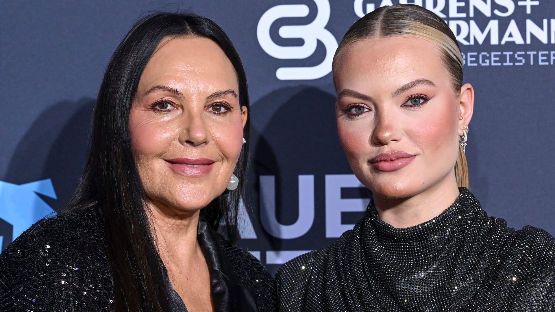 Natascha und Cheyenne Ochsenknecht: Die Mutter steht ihrer Tochter bei. Natascha und Cheyenne Ochsenknecht: Die Mutter steht ihrer Tochter bei.