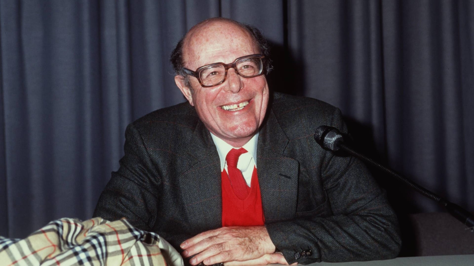 Marcel Ophüls: Er war Regisseur, Schauspieler und Drehbuchautor. Marcel Ophüls: Er war Regisseur, Schauspieler und Drehbuchautor.