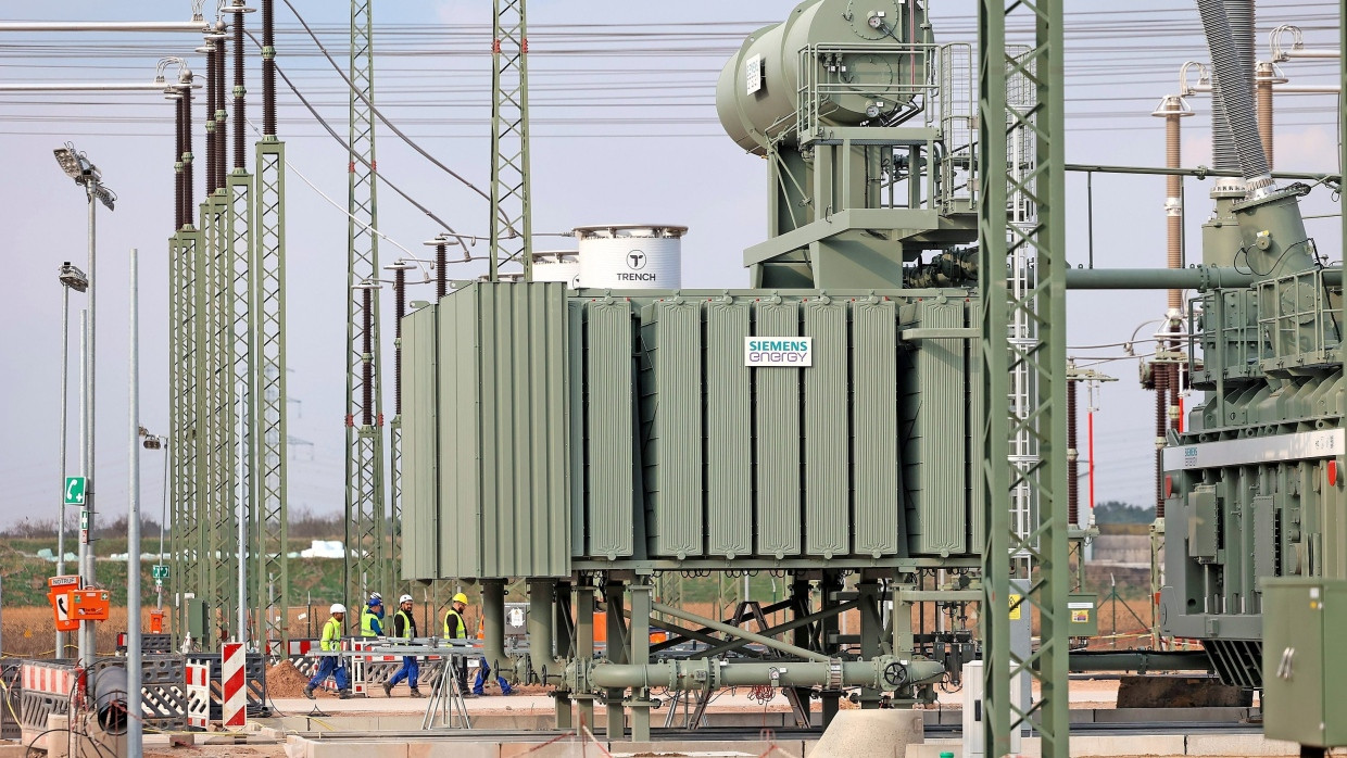 Engpass Stromnetz in Deutschland: Baustelle für ein Umspannwerk der Überlandverbindung Südost-Link.