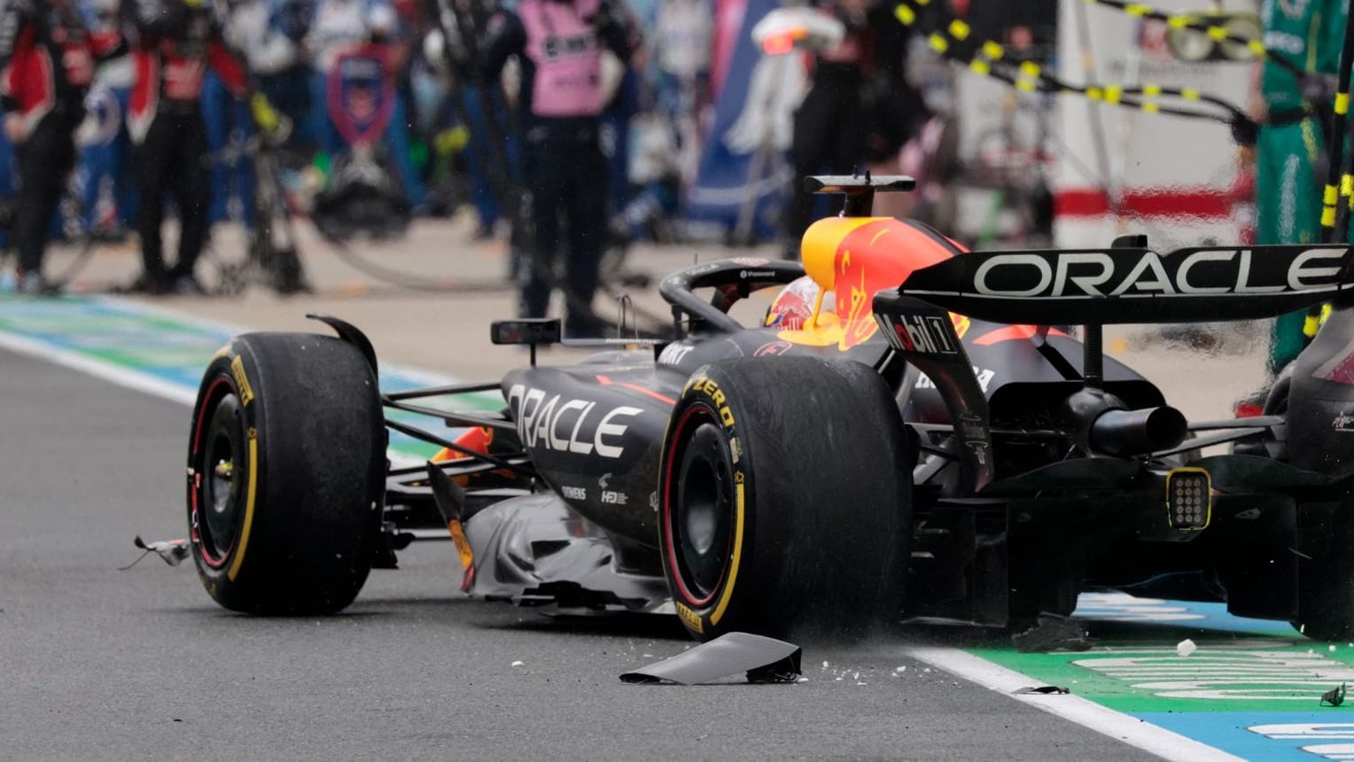 Max Verstappen: Er kassierte eine Strafe. Max Verstappen: Er kassierte eine Strafe.