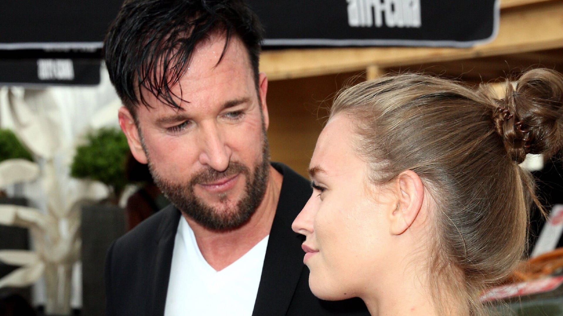 Michael Wendler und Laura Müller sind seit Oktober 2018 liiert. Michael Wendler und Laura Müller sind seit Oktober 2018 liiert.