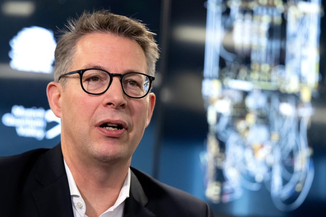 Sein Haus setzt sich für den Hochschulfrieden im Freistaat ein: Markus Blume (CSU), Bayerischer Staatsminister für Wissenschaft und Kunst.