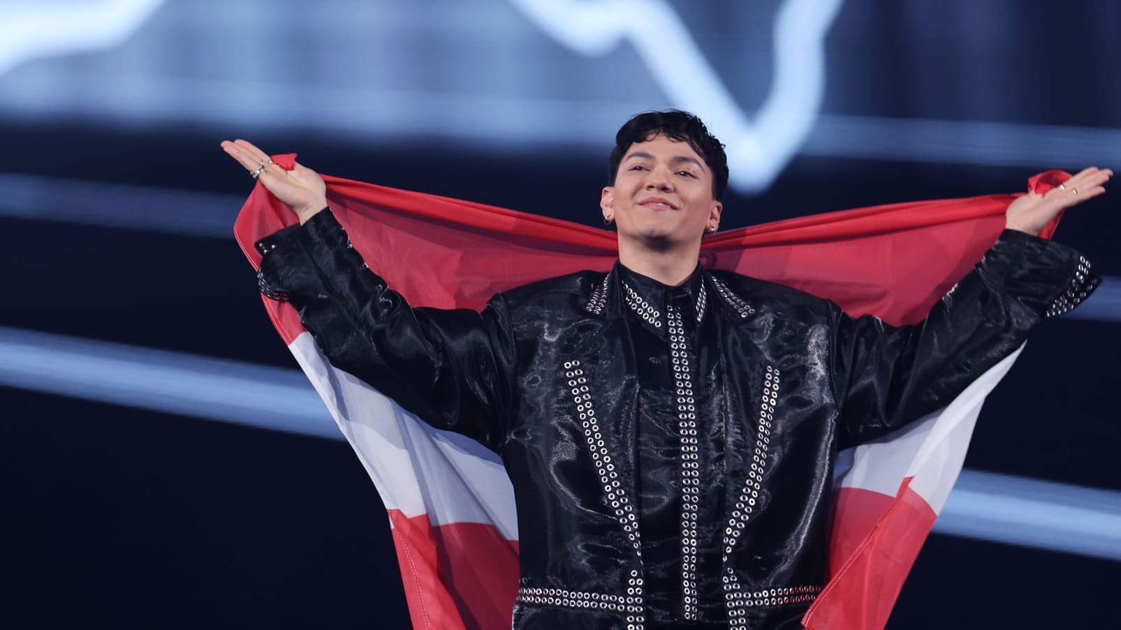 JJ: Der Musiker aus Österreich hat den 69. Eurovision Song Contest gewonnen. JJ: Der Musiker aus Österreich hat den 69. Eurovision Song Contest gewonnen.