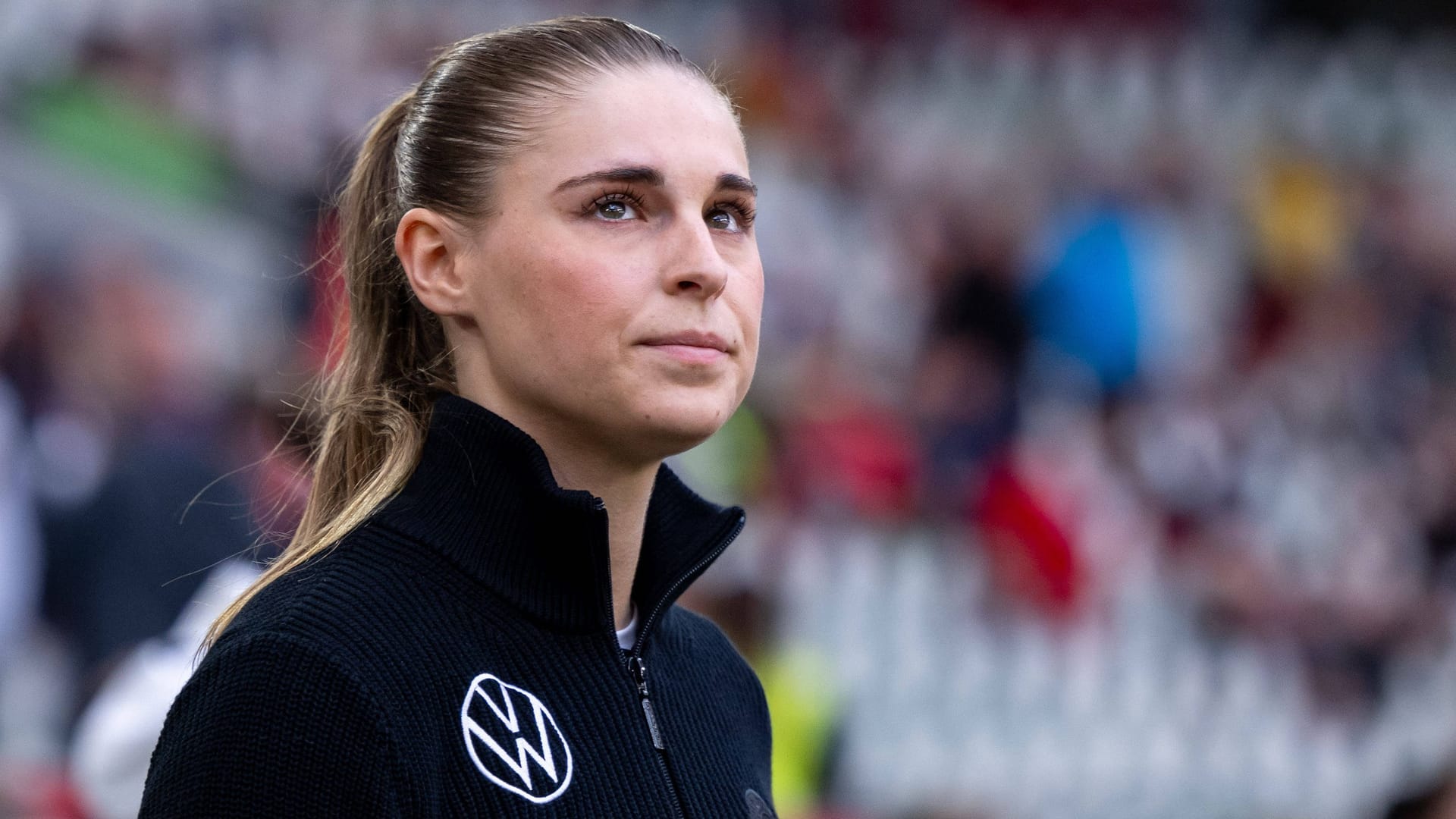 Jule Brand im Dress der Nationalmannschaft: Auf Vereinsebene wechselt die Mittelfeldspielerin nach drei Jahren die Farben. Jule Brand im Dress der Nationalmannschaft: Auf Vereinsebene wechselt die Mittelfeldspielerin nach drei Jahren die Farben.