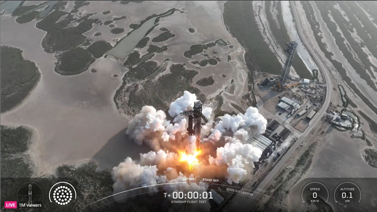 Liftoff. „Starship“ hob am 27. Mai 2025 um 6:36 Ortszeit von der nun auch offiziell so genannten „Starbase“ an der Golfküste im Süden von Texas zu seinem neunten Testflug ab.
