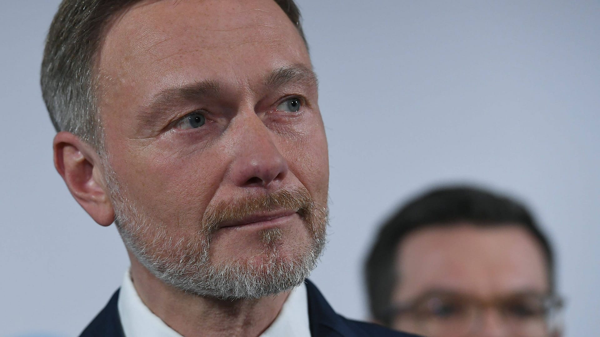 Christian Lindner: Er war in einen Unfall verwickelt, bei dem ein Hund ums Leben kam. Christian Lindner: Er war in einen Unfall verwickelt, bei dem ein Hund ums Leben kam.