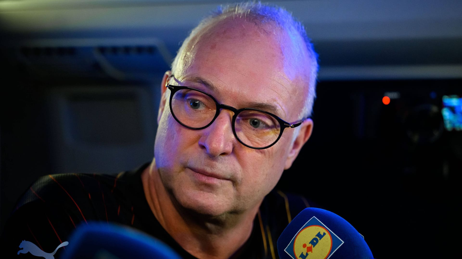 Frank Buschmann: Der TV-Moderator spielte vor seiner Medienkarriere selbst Basketball, unter anderem beim damaligen Zweitligisten BG Hagen. Frank Buschmann: Der TV-Moderator spielte vor seiner Medienkarriere selbst Basketball, unter anderem beim damaligen Zweitligisten BG Hagen.