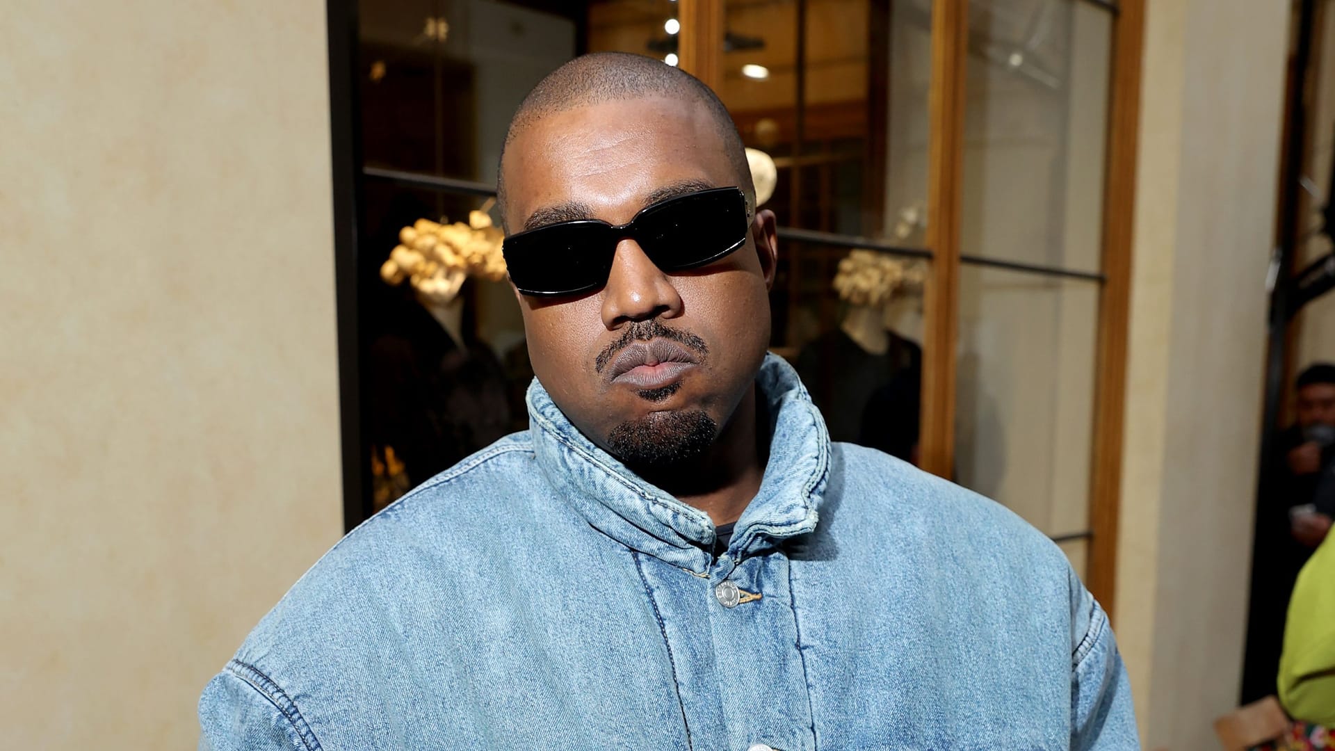 Kanye West: Der Rapper sorgt für einen neuen Skandal. Kanye West: Der Rapper sorgt für einen neuen Skandal.