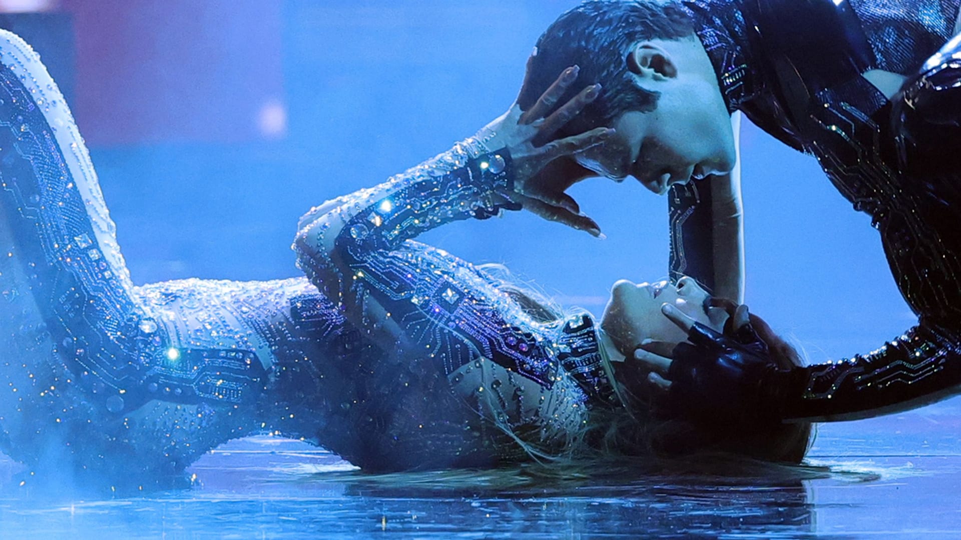 American Music Awards 2025: Jennifer Lopez performt mit einem Tänzer. American Music Awards 2025: Jennifer Lopez performt mit einem Tänzer.