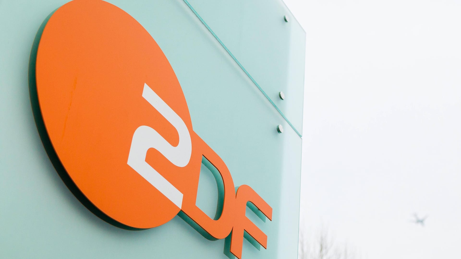 ZDF: Neben dem Hauptsender gehören auch noch Spartenkanäle zum Angebot. ZDF: Neben dem Hauptsender gehören auch noch Spartenkanäle zum Angebot.