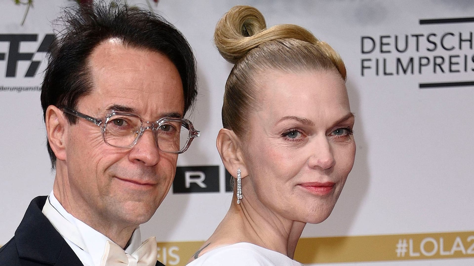 Jan Josef Liefers und Anna Loos: Die Schauspieler sind 25 Jahre liiert und mittlerweile verheiratet. Jan Josef Liefers und Anna Loos: Die Schauspieler sind 25 Jahre liiert und mittlerweile verheiratet.