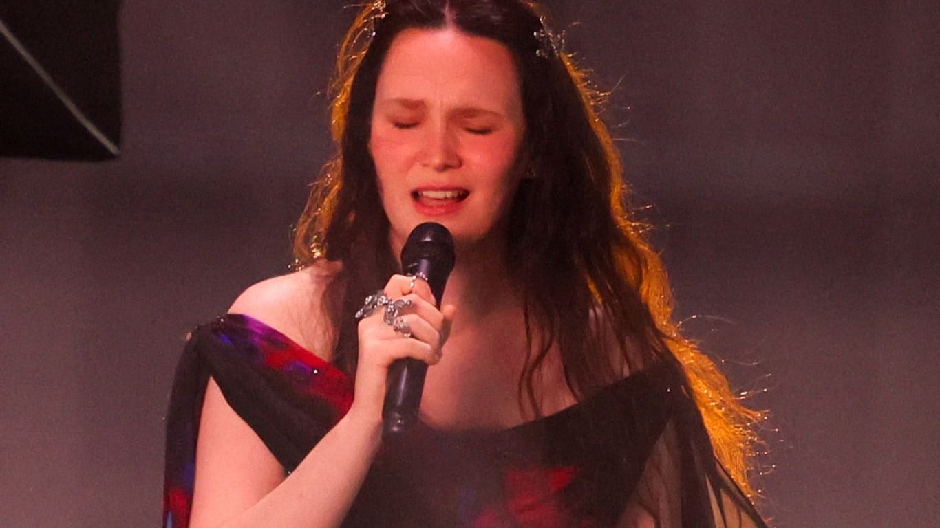 Zoe Me singt ihren Song "Voyage" beim ESC in der Schweiz. Zoe Me singt ihren Song "Voyage" beim ESC in der Schweiz.