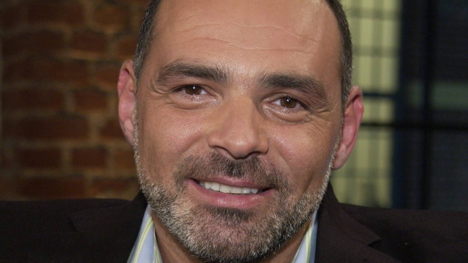 Giovanni Arvaneh: Der "Marienhof"-Star ist mit 61 Jahren verstorben. Giovanni Arvaneh: Der "Marienhof"-Star ist mit 61 Jahren verstorben.