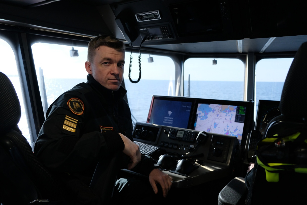 Russische Manöver gewöhnt: Ilja Iljin auf einem Boot des Grenzschutzes.