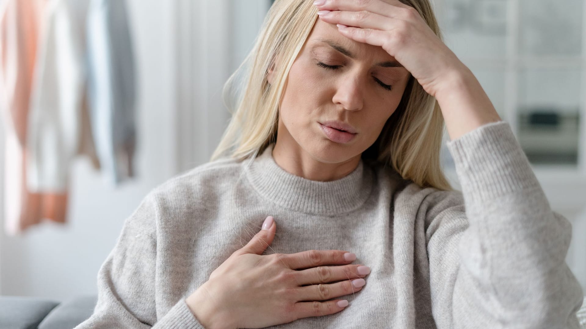 In der Zeit um die Menopause sollten Frauen besonders achtsam mit ihrem Herzen sein. In der Zeit um die Menopause sollten Frauen besonders achtsam mit ihrem Herzen sein.