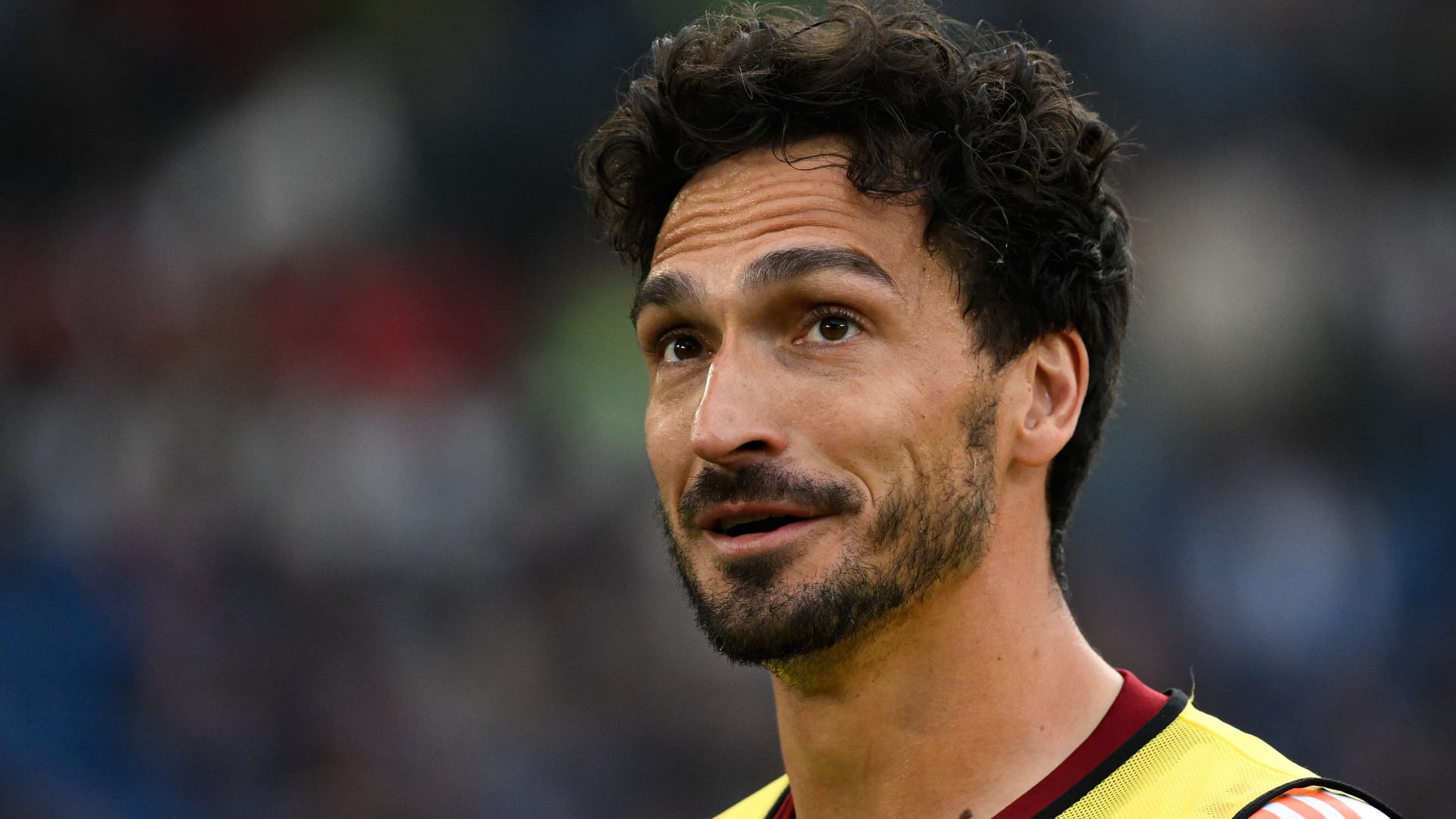 Mats Hummels beim Warmmachen: Der Innenverteidiger spielte in Rom zuletzt nur noch eine Nebenrolle. Mats Hummels beim Warmmachen: Der Innenverteidiger spielte in Rom zuletzt nur noch eine Nebenrolle.