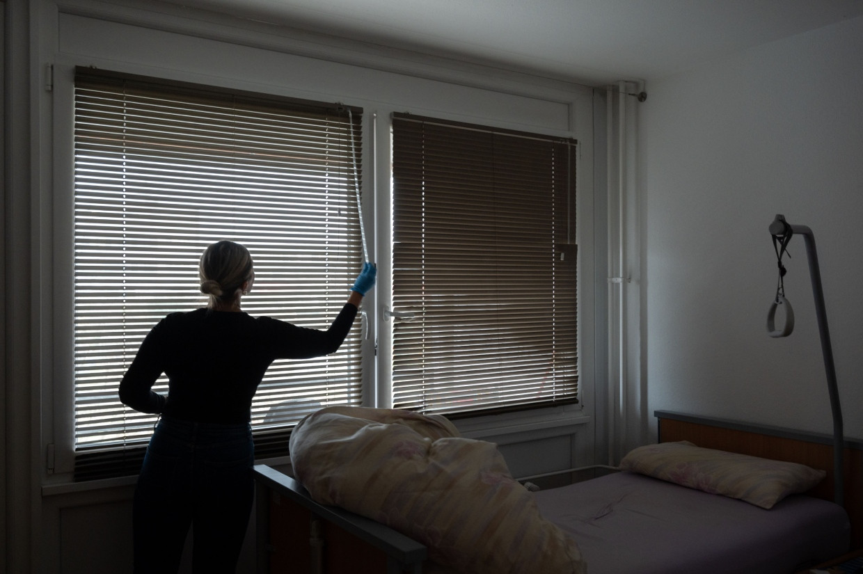 Weckdienst: Stefani Trkulja in der Wohnung einer Pflegebedürftigen