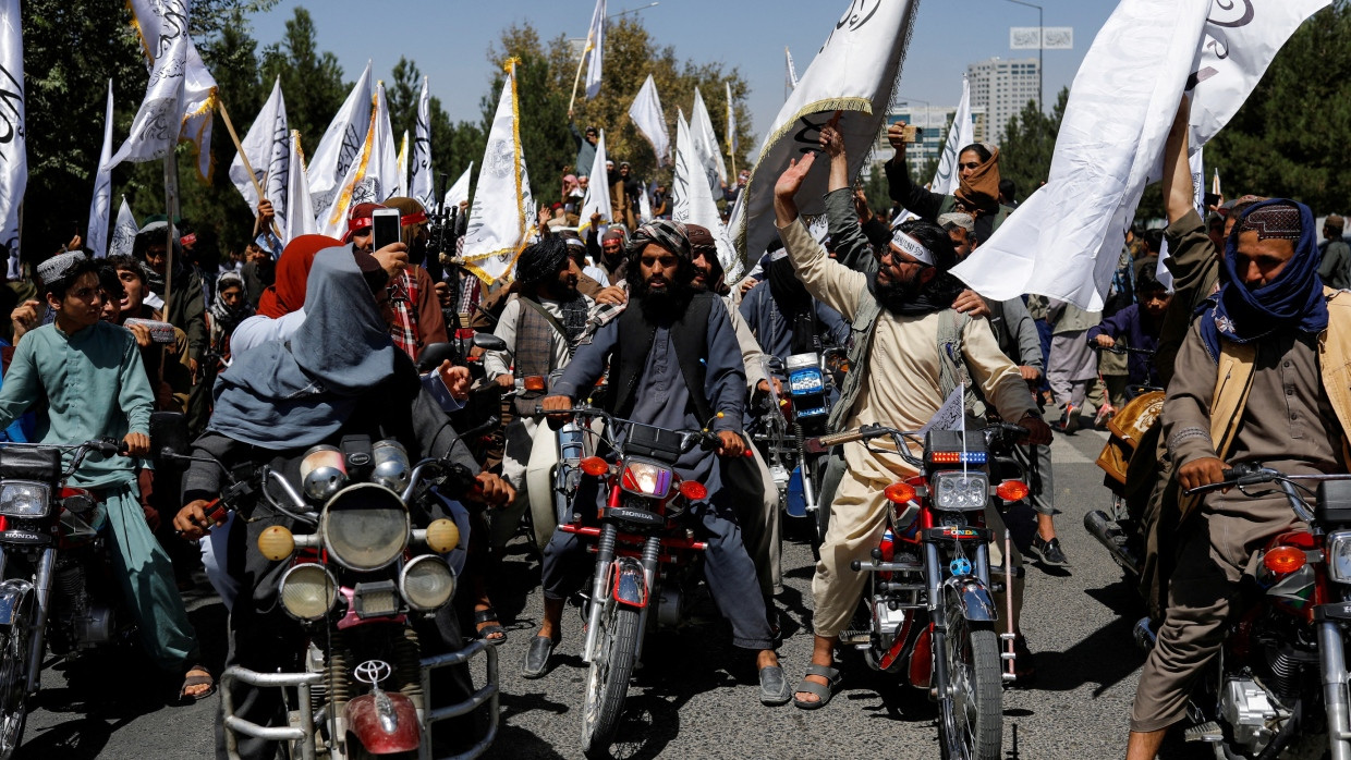 Mitglieder der Taliban feiern in Kabul am 15. August 2023 den zweiten Jahrestag der Einnahme der afghanischen Hauptstadt