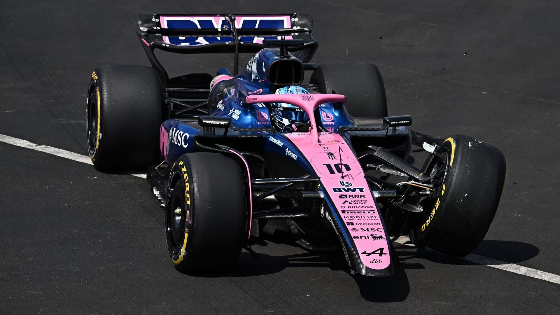 Pierre Gasly im beschädigten Alpine: Für den Franzosen war der Monaco-Grand-Prix früh beendet. Pierre Gasly im beschädigten Alpine: Für den Franzosen war der Monaco-Grand-Prix früh beendet.