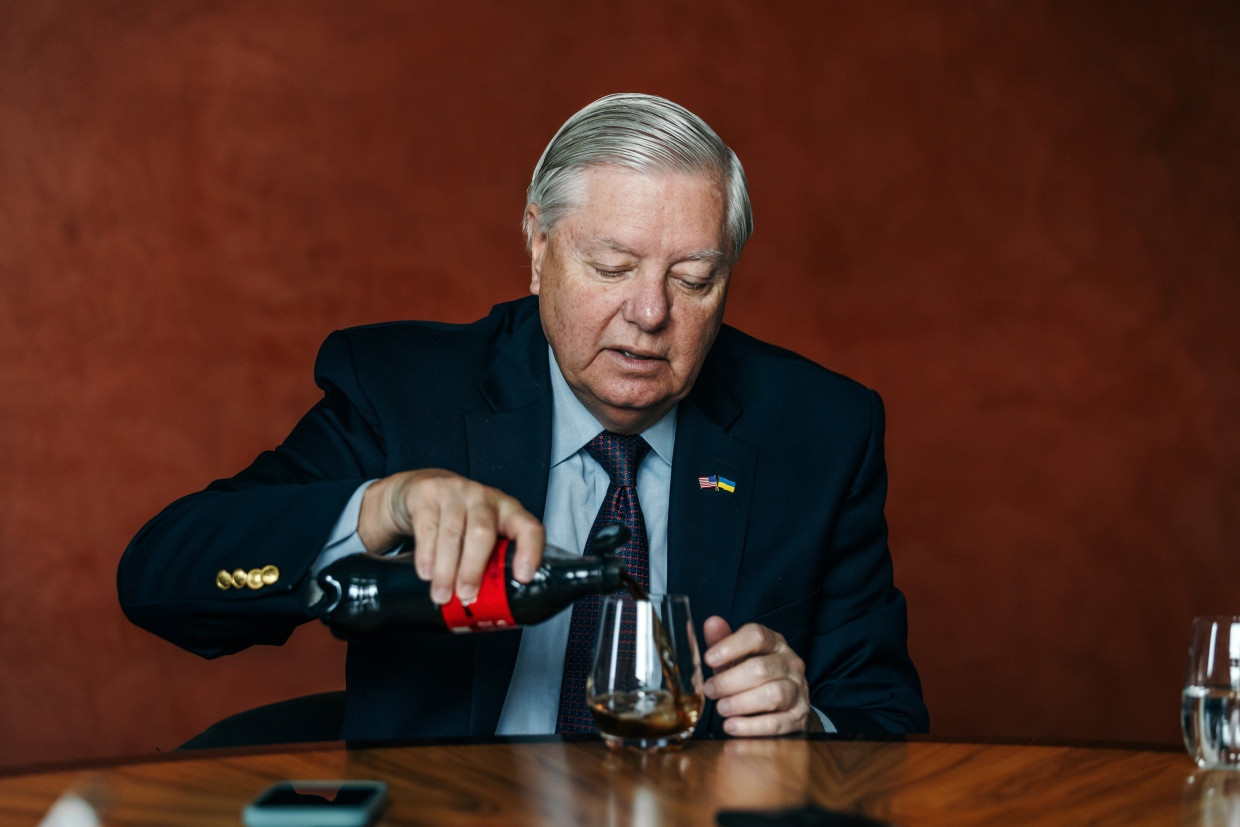 „Ich stimme nicht immer mit Trump überein, aber ich mag ihn“: Der Präsident liebt Diet Coke, Senator Graham bevorzugt Coke Zero.