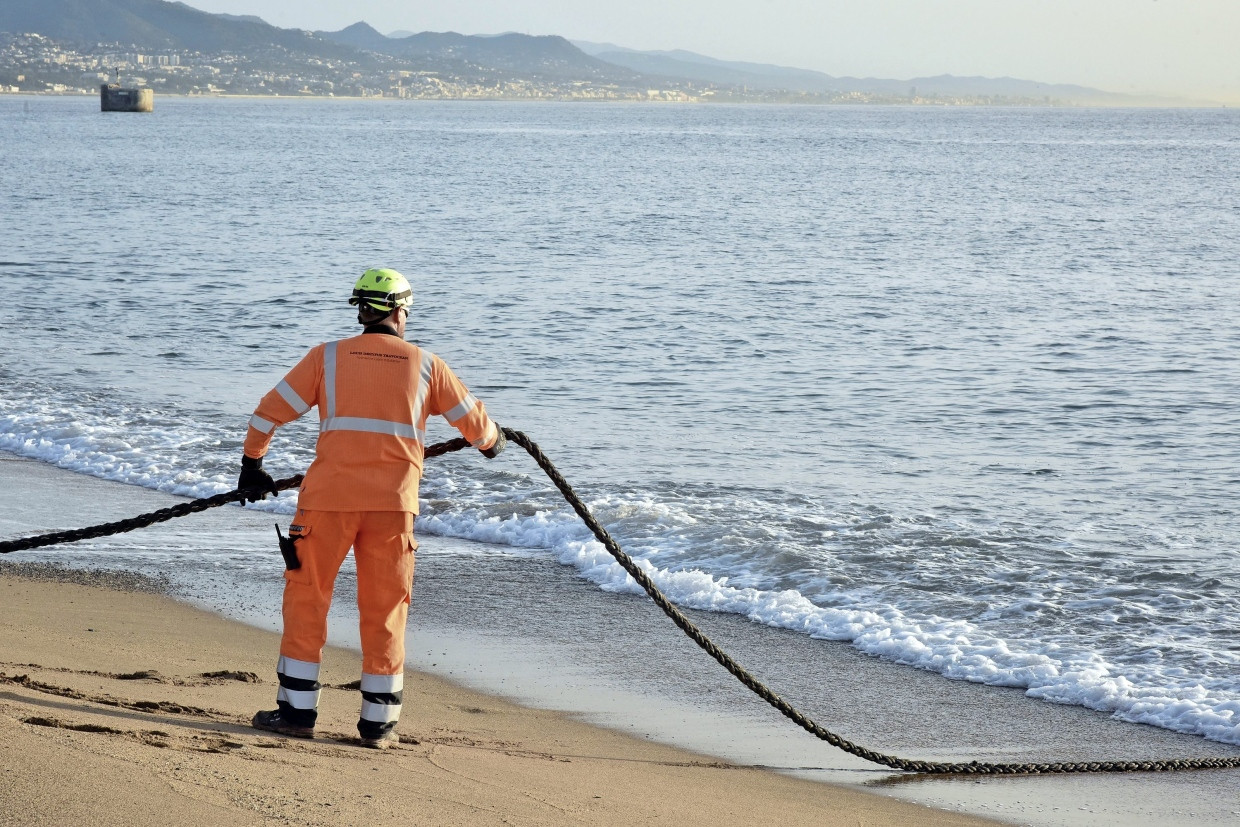 Am Ende 45.000 Kilometer lang: Telekomunterseekabel nahe Barcelona