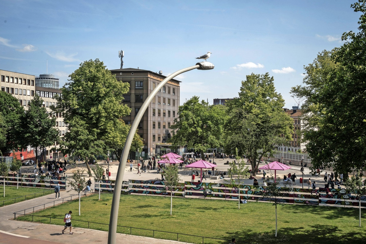 Der Platz vor dem Drob Inn in St. Georg