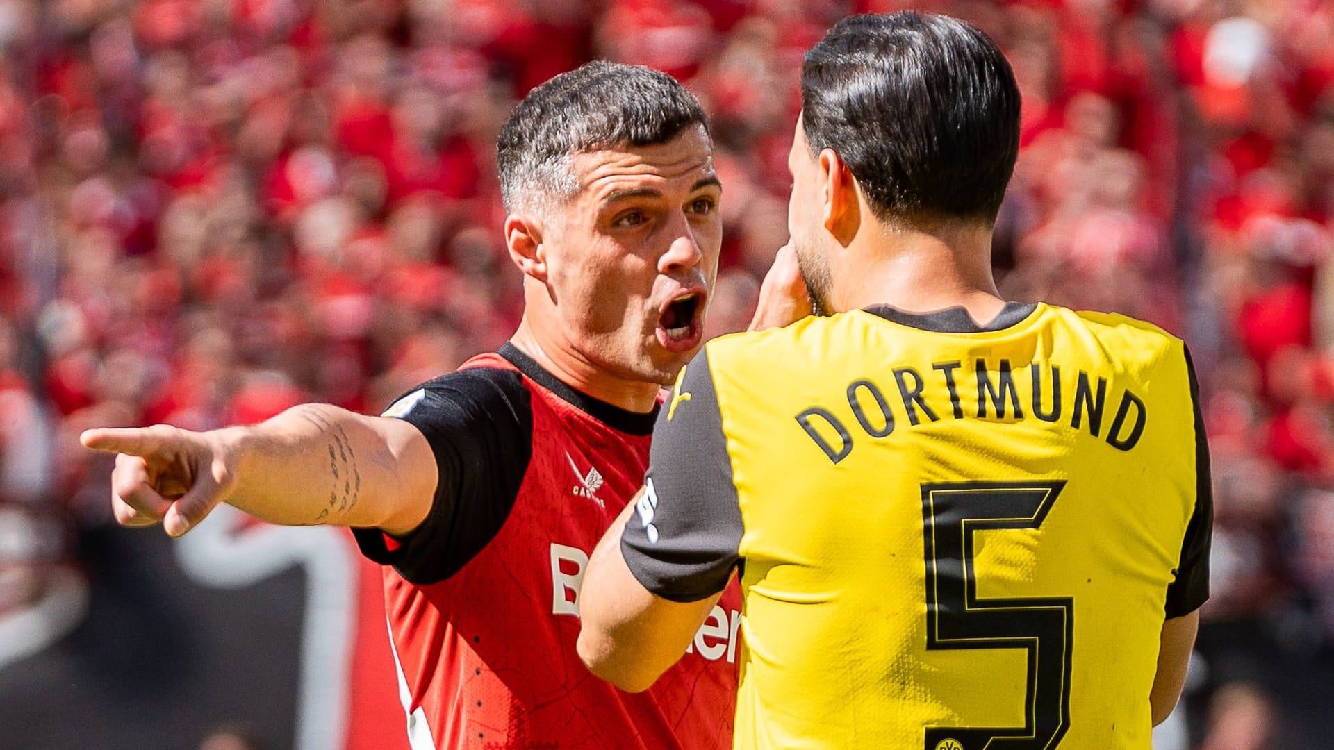 Granit Xhaka (l.): Der Schweizer könnte Leverkusen zeitnah verlassen. Granit Xhaka (l.): Der Schweizer könnte Leverkusen zeitnah verlassen.